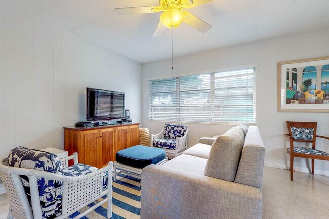 Foto del edificio - 105 Mangrove Ave