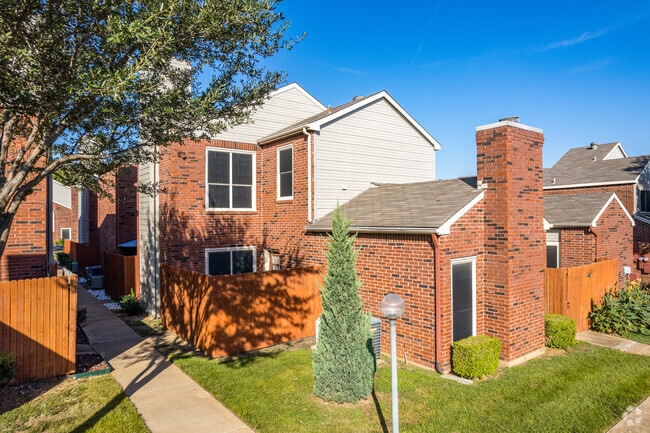Building Photo - Willow Ridge