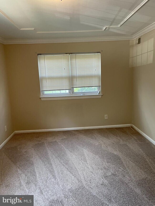 Building Photo - 7097 Spring Garden Dr