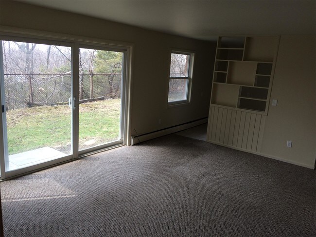 Building Photo - 114 Blossom Rd