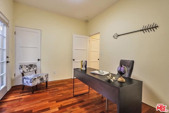 Building Photo - 1847 E Del Mar Blvd