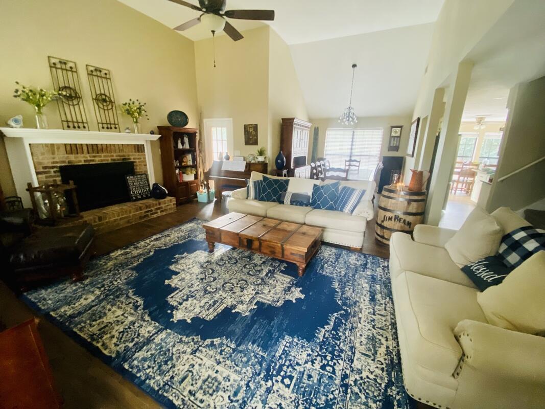 Foto del edificio - 319 Ruckel Dr