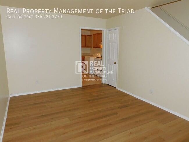 Building Photo - 2405 E Florida St