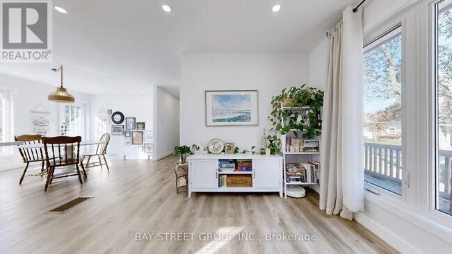 Photo du bâtiment - 142 Patterson Rd