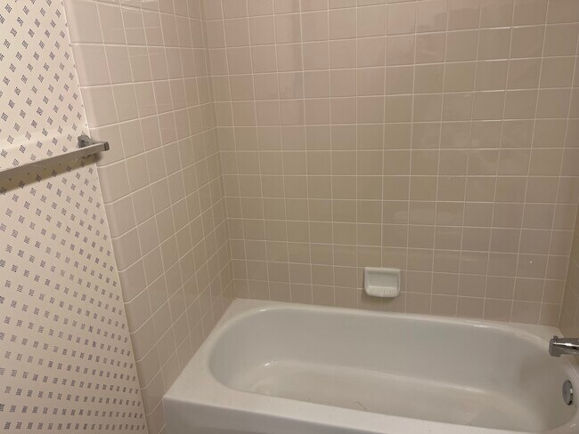 Building Photo - 5637 Darby Rd