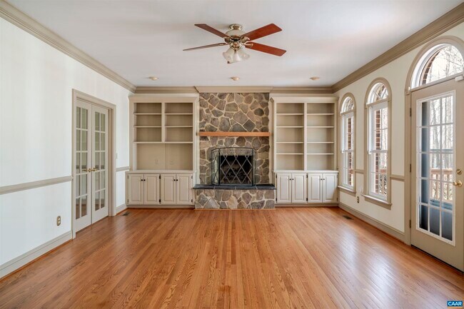 Foto del edificio - 3125 Beau Mont Farm Rd