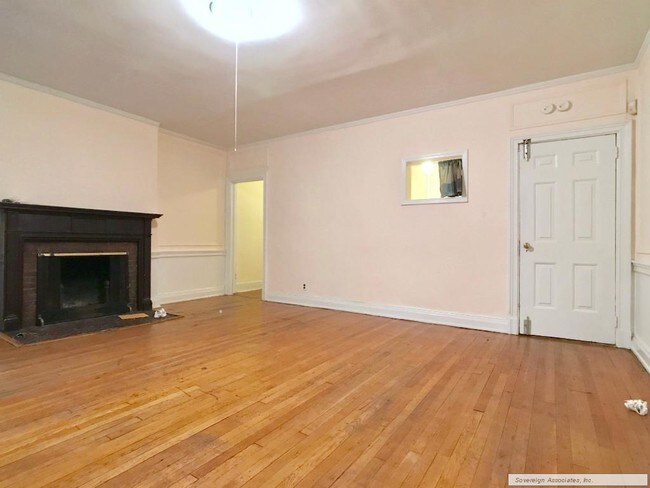 Building Photo - 527 W 113th St