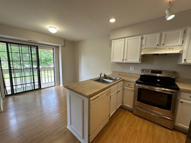 Foto del edificio - 1486 W Jefferson Ave