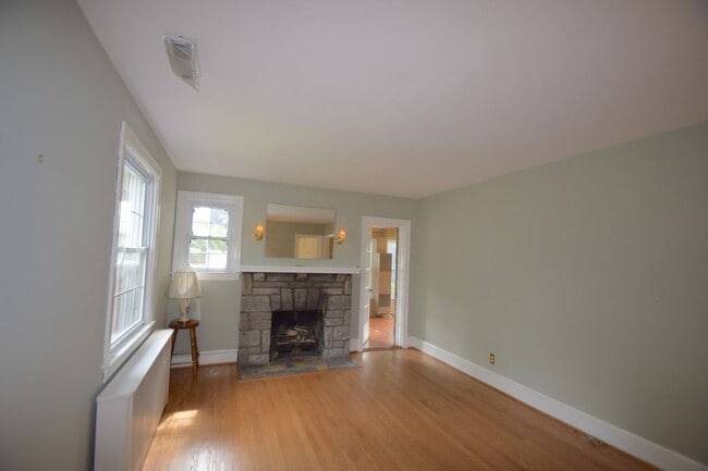 Building Photo - 4610 3rd St S