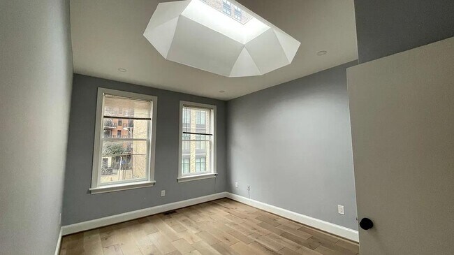 Foto del edificio - 1115 1/2 5th Street Northwest - A