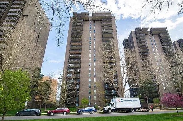 Building Photo - 460 S Marion Pky