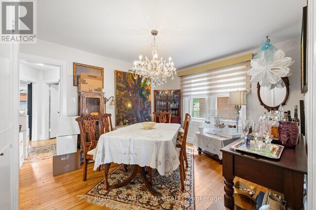 Photo du bâtiment - 447-447 Holland Ave