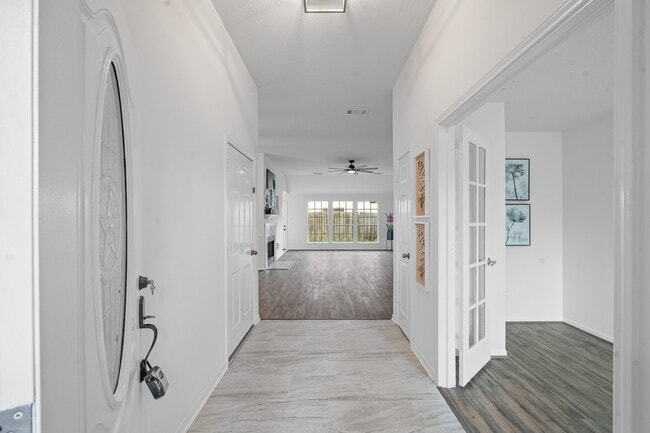 Foto del edificio - 22719 Old Church Ln