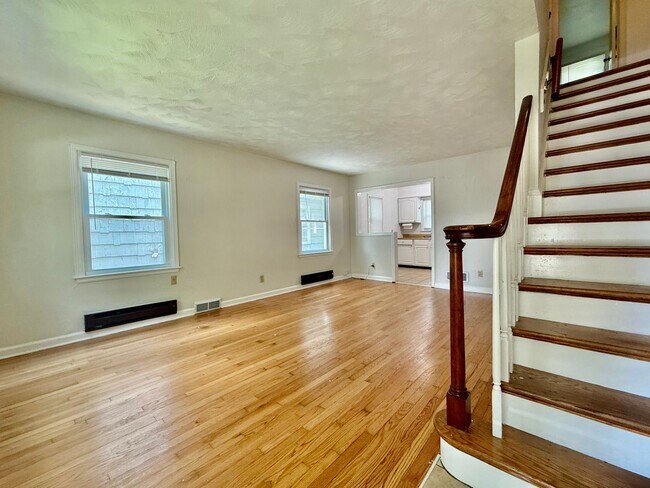 Foto del edificio - 621-623 E 63rd Terrace
