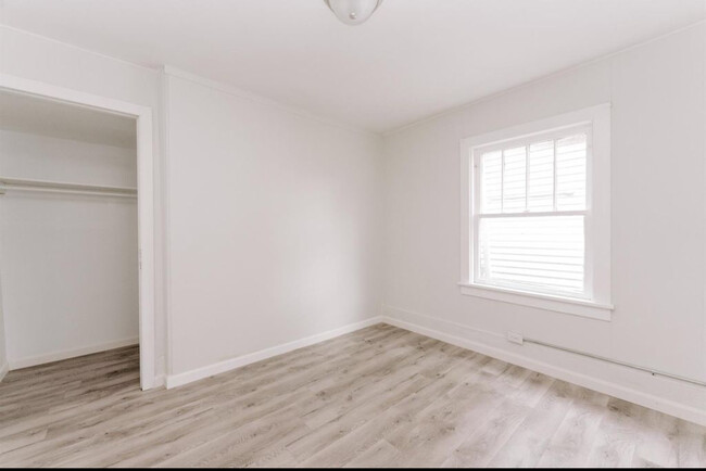Building Photo - 36 Leaman St