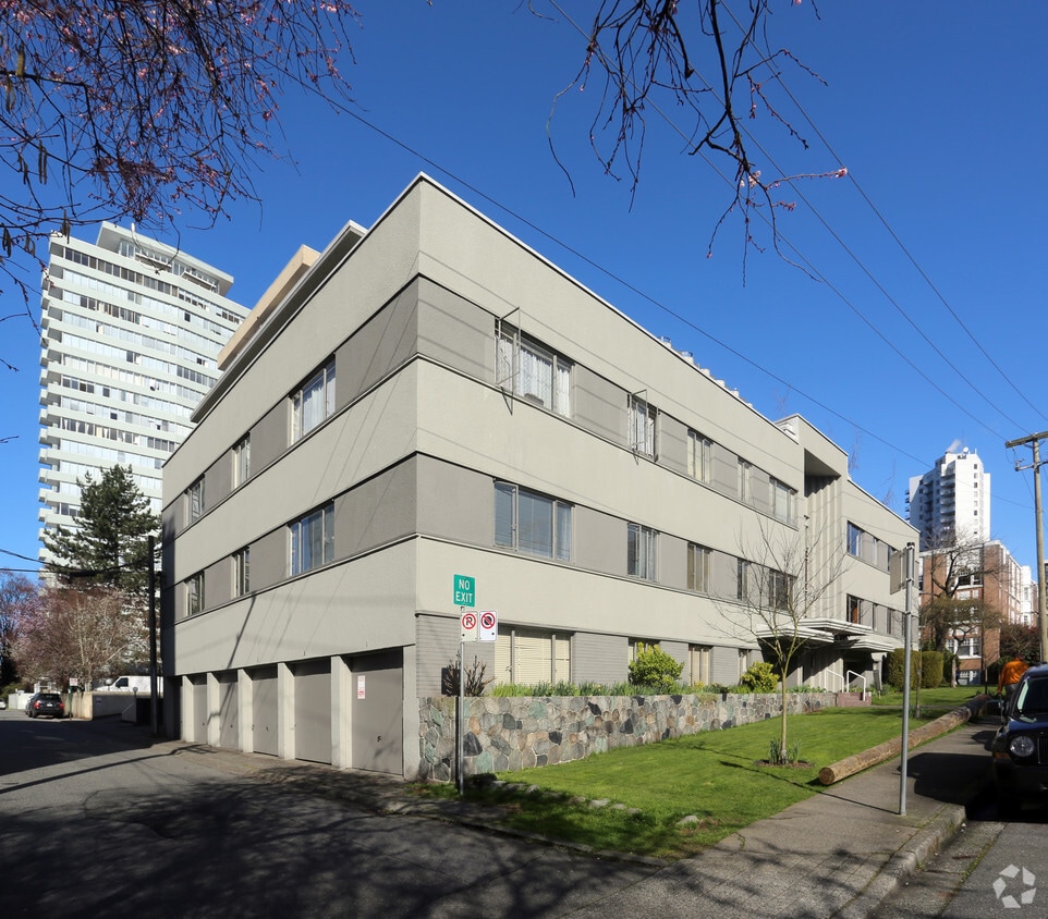 Building Photo - Erwill Apartments