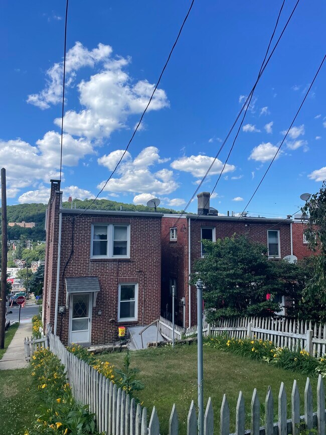 Foto del edificio - 1524 Fairview St