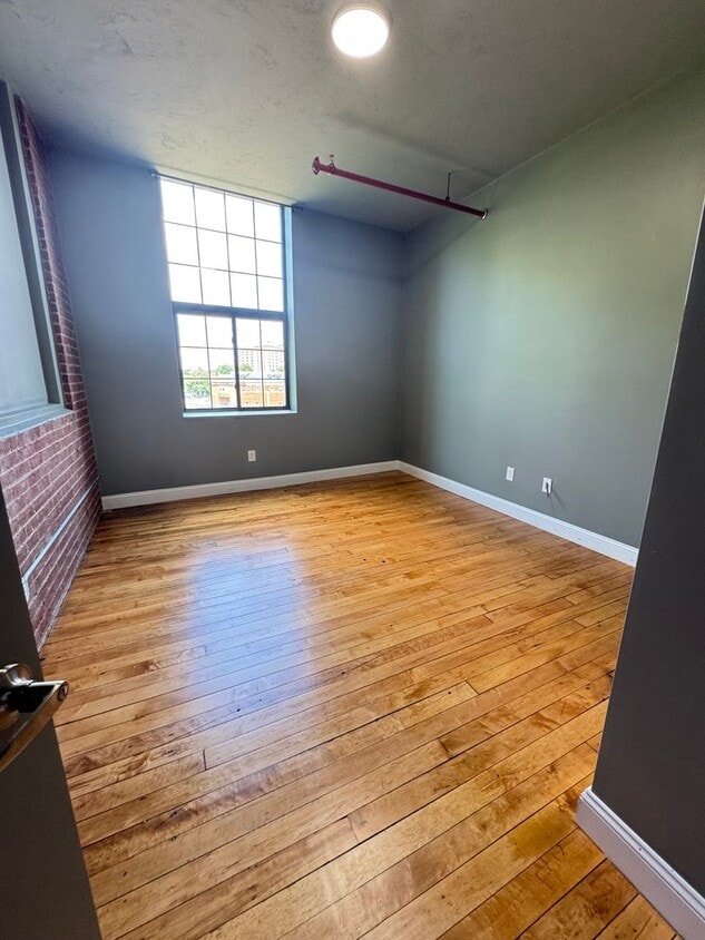 Building Photo - 70 Webster St