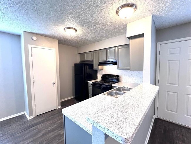 Building Photo - 5507 Rose Hill Cir