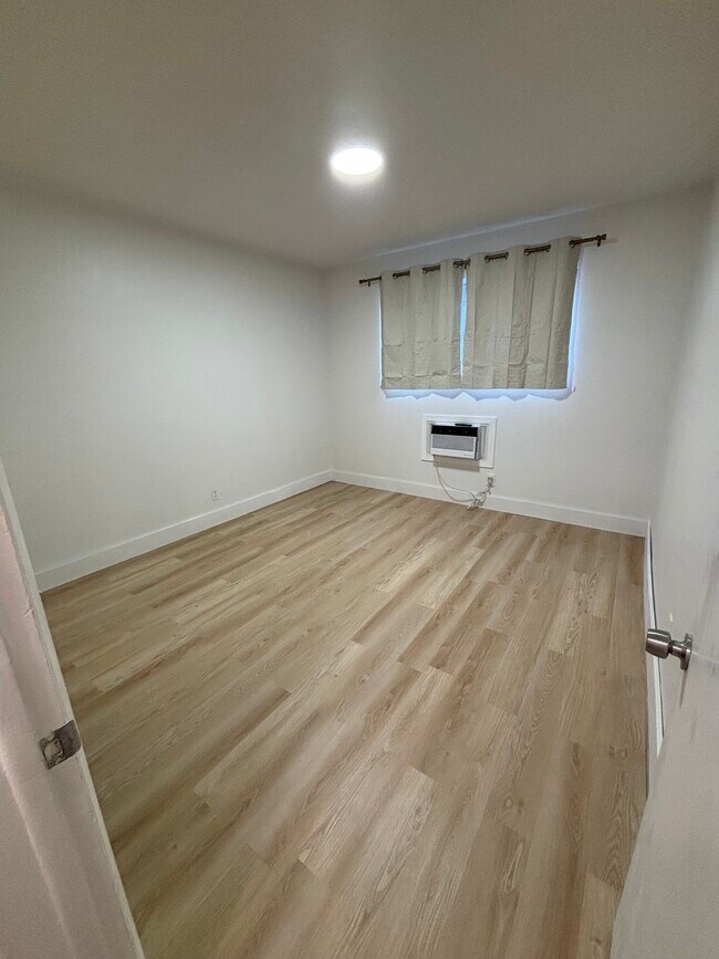 Dormitorio - 6580 Santona St