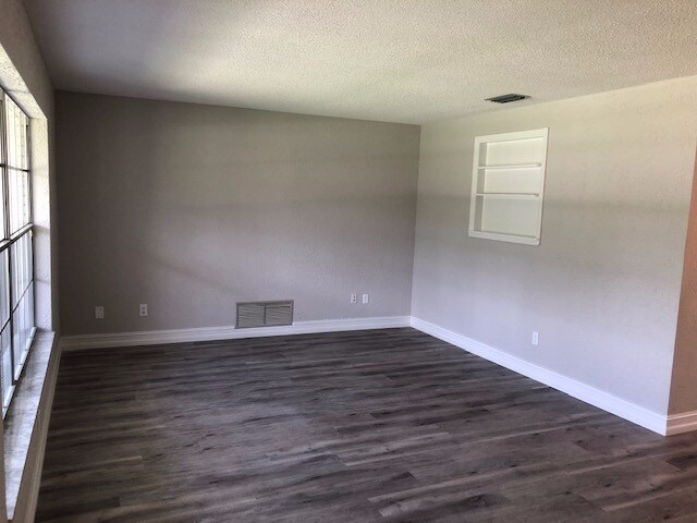 Foto del edificio - Adorable & Updated in DeBary!