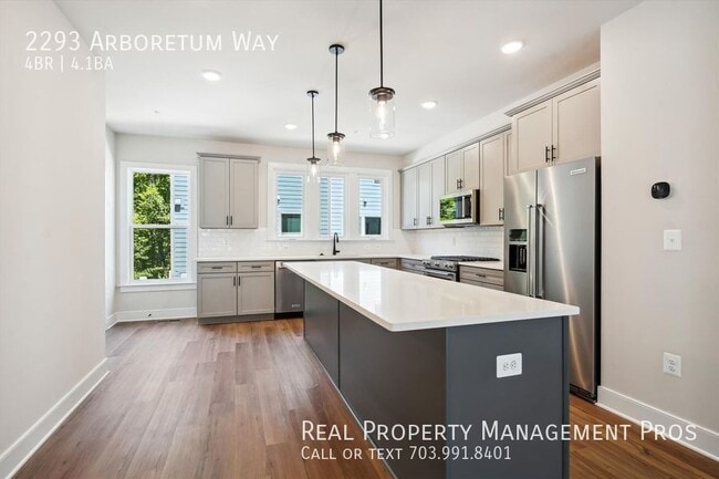 Building Photo - 2293 Arboretum Wy