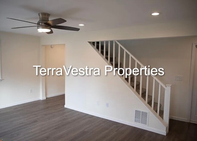 Building Photo - Single Family in Brooklawn!