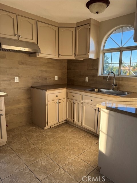 Foto del edificio - 4376 Triggs St