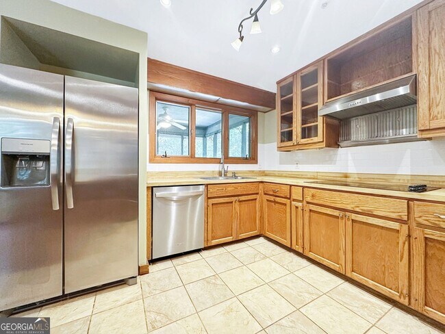 Foto del edificio - 10200 Rivertown Rd