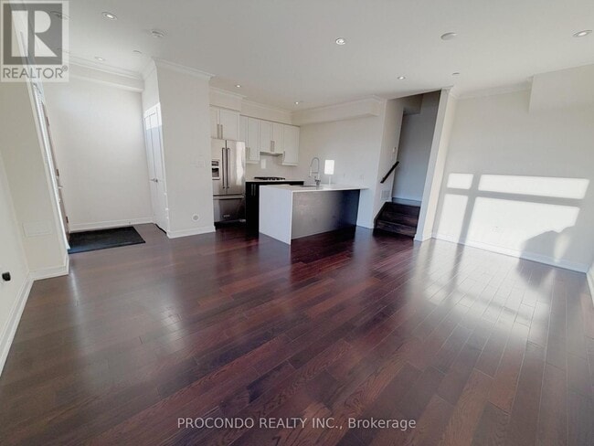 Building Photo - 4070 Parkside Village Dr