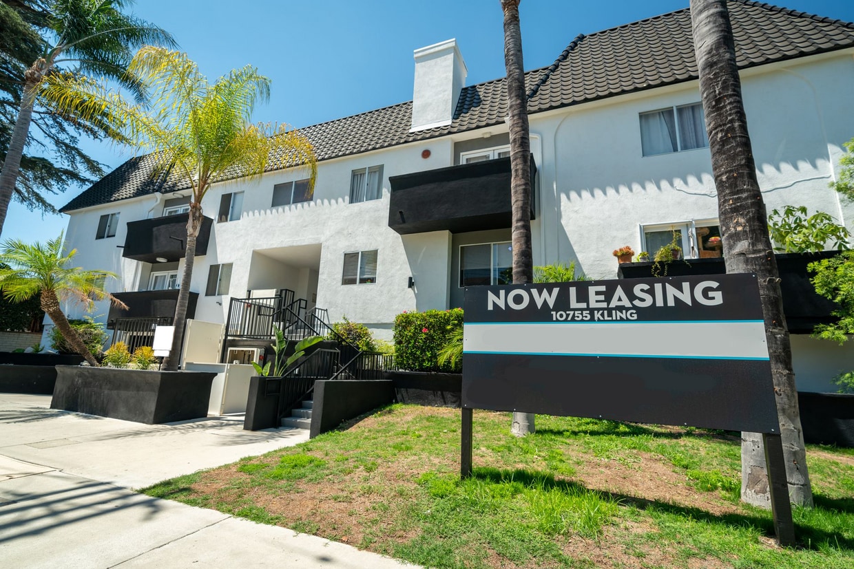 Primary Photo - 10755 Kling Street