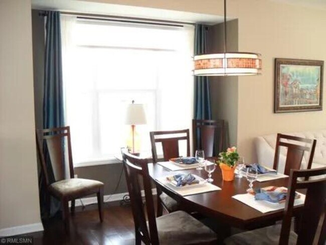 Foto del edificio - 8295 Norwood Ln N