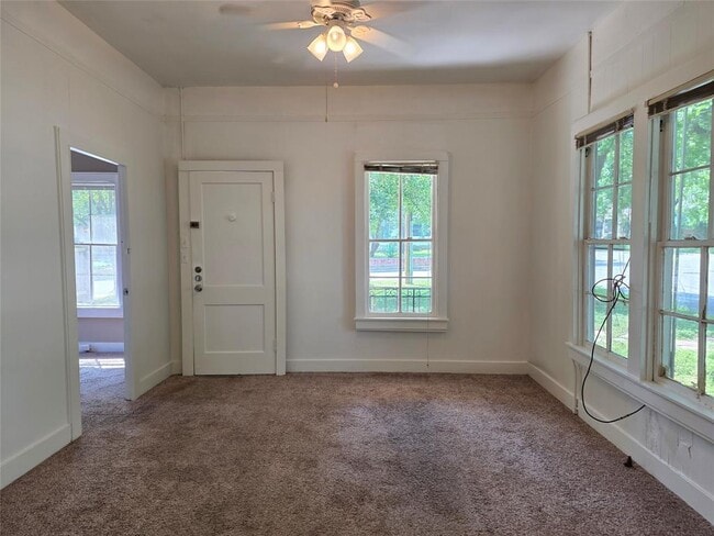 Building Photo - 4613 Avenue G