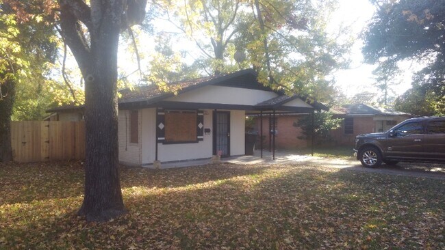 Foto del edificio - 836 Huntington Ln