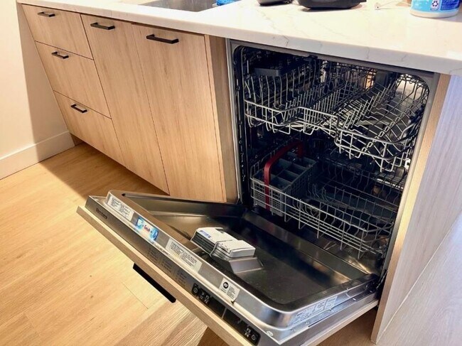 Photo - 1 bedroom in Queens NY 11101 Apartment