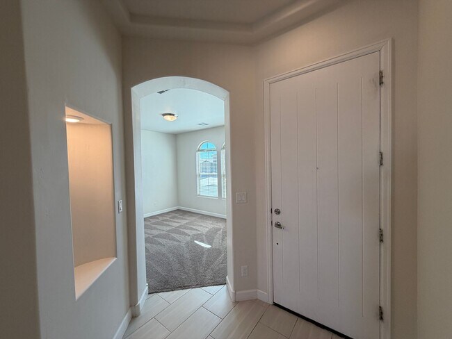 Foto del edificio - 3 Bedroom Plus Office Single Story New Construction Available Near Woodmont Ave NW & Rainbow Blvd...