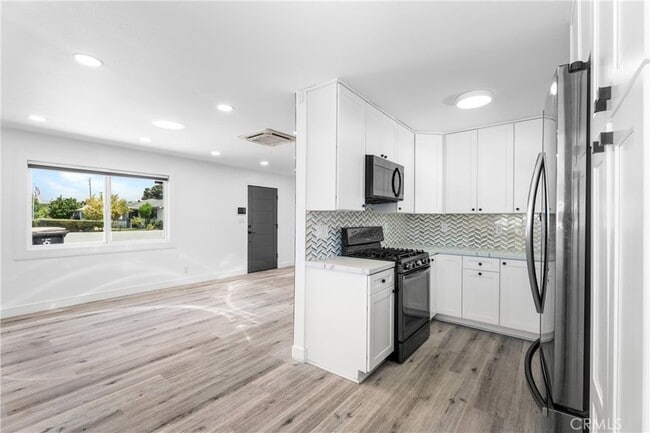 Building Photo - 8552 Marylee Dr
