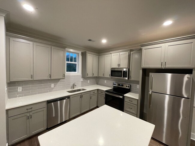 Building Photo - 2BD / 2BA FOR RENT