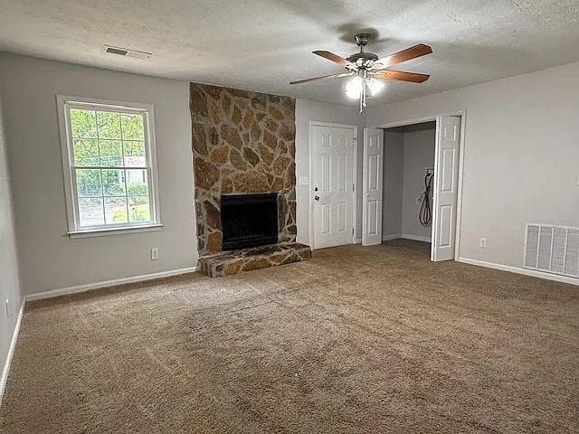 Foto del edificio - Room in House on Willowbrook Dr