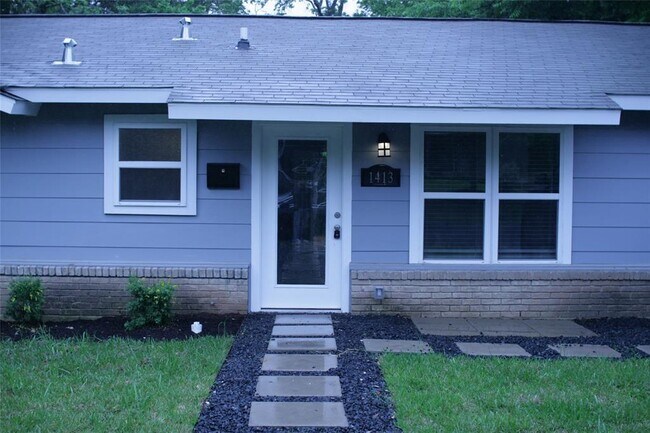 Foto del edificio - 1413 Broadmoor Dr