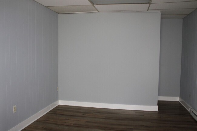 Foto del edificio - 376 W Main St