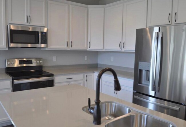 Building Photo - 15269 Porcini Way