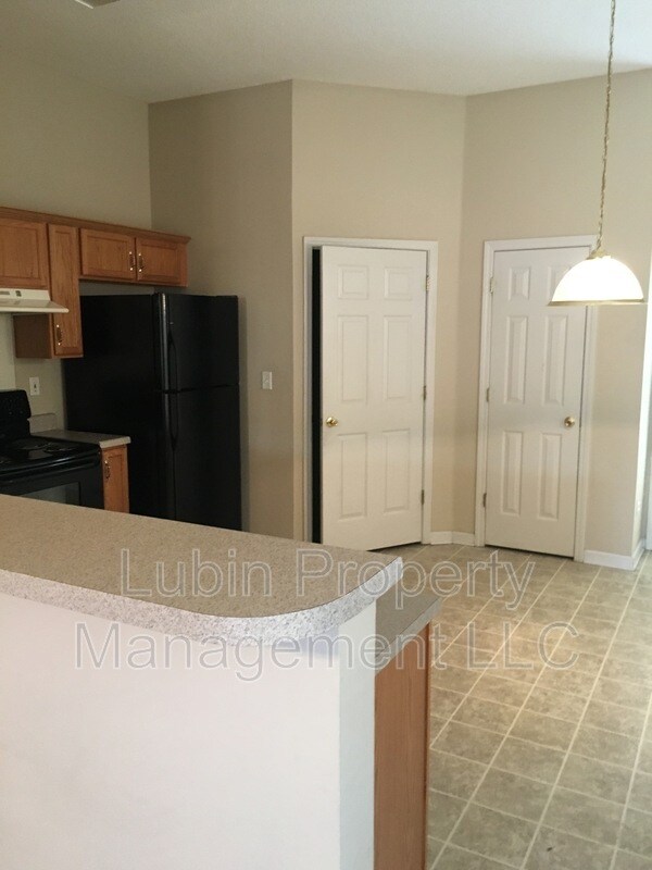 Foto del edificio - 6812 Showboat Ln