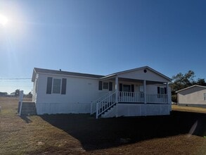 Building Photo - 1131 Straight St