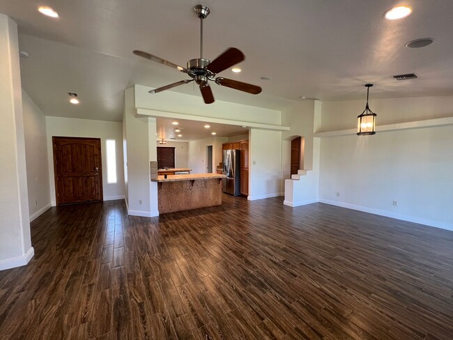 Building Photo - 3 BEDROOM HOME IN BARKLEY RANCH!