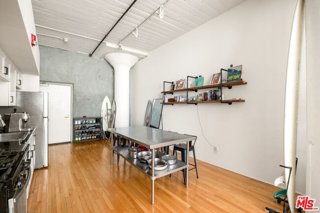 Building Photo - 420 San Pedro St