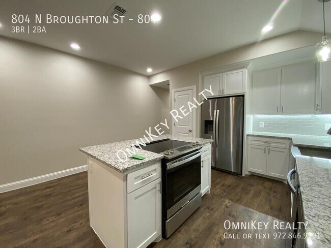 Building Photo - 804 N Broughton St