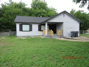 Building Photo - 2112 NW 12th St