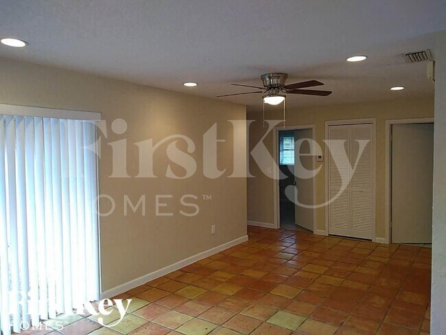 Foto del edificio - 7518 NW 42nd Dr