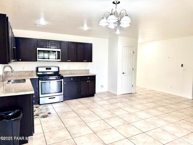 Building Photo - 9545 E Magma Dr